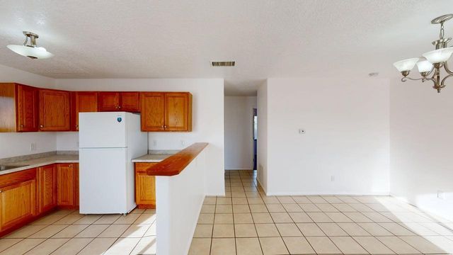 313 McKnight Avenue NE C, Albuquerque, NM 87102