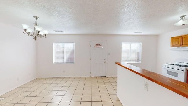 313 McKnight Avenue NE C, Albuquerque, NM 87102