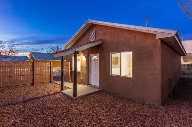 313 McKnight Avenue NE C, Albuquerque, NM 87102