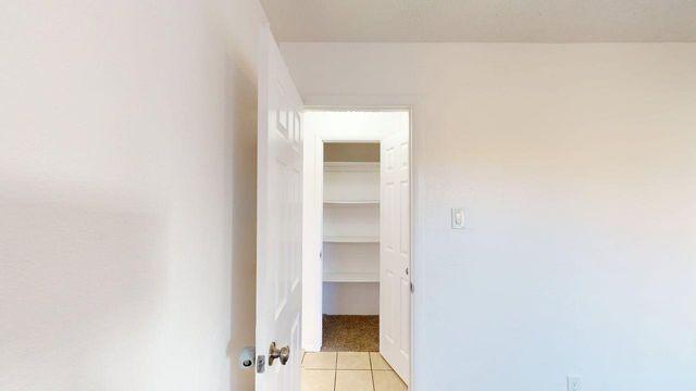 313 McKnight Avenue NE C, Albuquerque, NM 87102