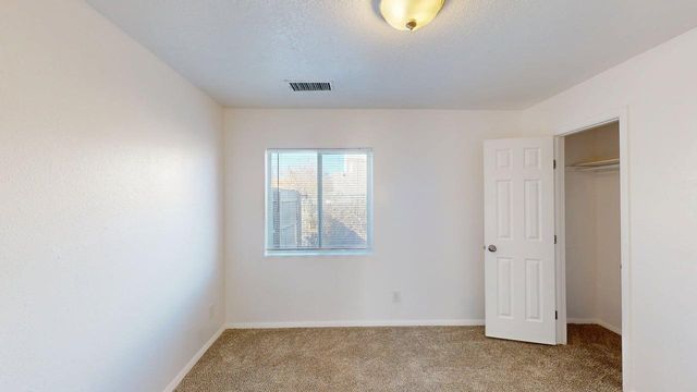 313 McKnight Avenue NE C, Albuquerque, NM 87102