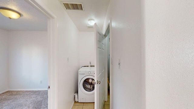 313 McKnight Avenue NE C, Albuquerque, NM 87102