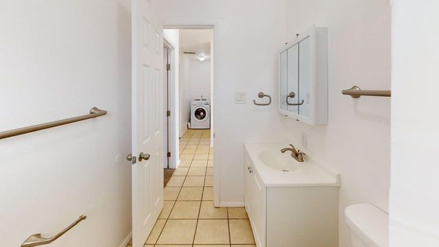 313 McKnight Avenue NE C, Albuquerque, NM 87102