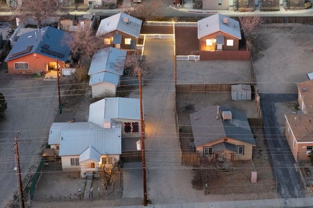 313 McKnight Avenue NE C, Albuquerque, NM 87102