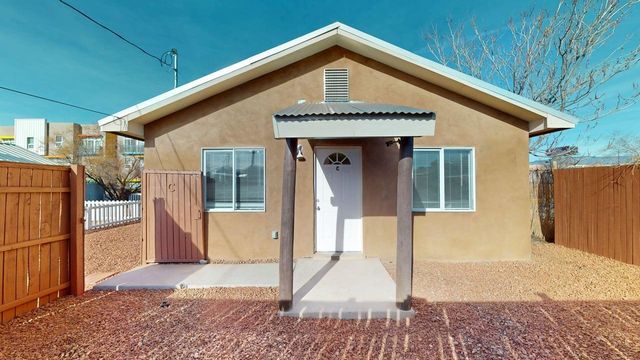 313 McKnight Avenue NE C, Albuquerque, NM 87102