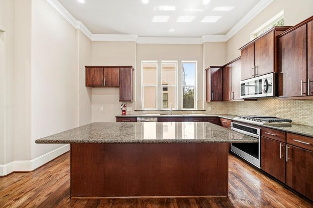 741 Live Oak Street, Houston, TX 77003