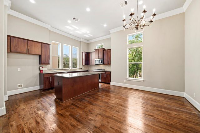 741 Live Oak Street, Houston, TX 77003