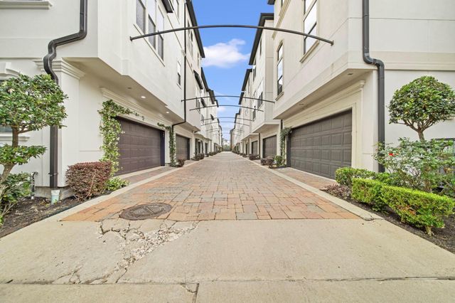 741 Live Oak Street, Houston, TX 77003