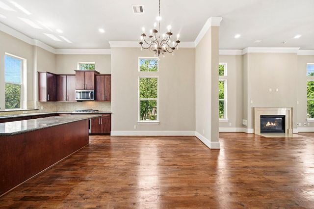 741 Live Oak Street, Houston, TX 77003