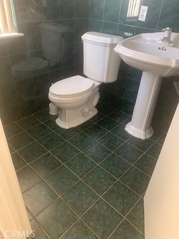 11300 Foothill 2, Lakeview Terrace, CA 91342