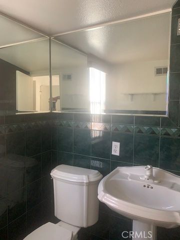 11300 Foothill 2, Lakeview Terrace, CA 91342