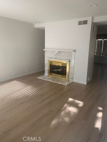 11300 Foothill 2, Lakeview Terrace, CA 91342