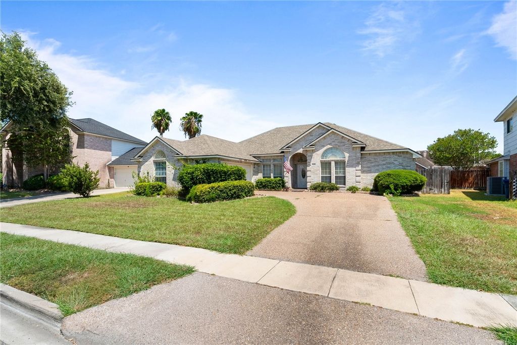 5630 LEICESTER Dr, Corpus Christi, TX 78414 — photo 2