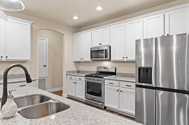 48 Madiera Drive, Freeport, FL 32439