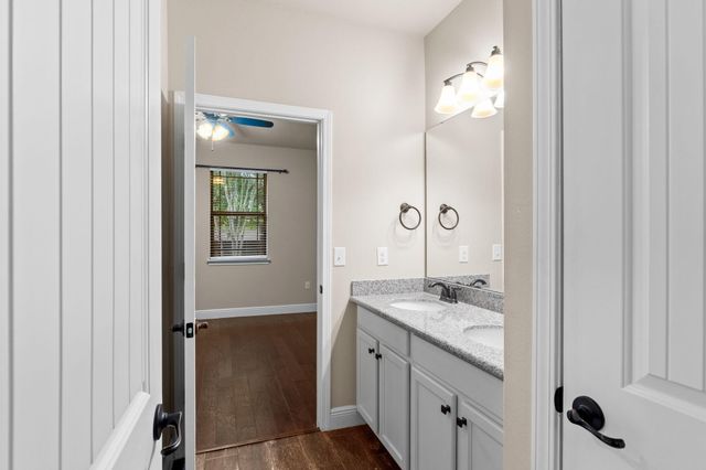 48 Madiera Drive, Freeport, FL 32439