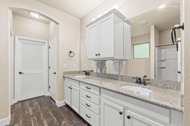 48 Madiera Drive, Freeport, FL 32439