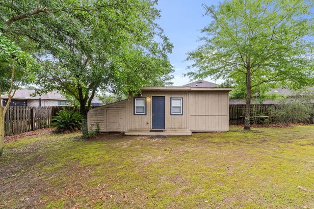 48 Madiera Drive, Freeport, FL 32439