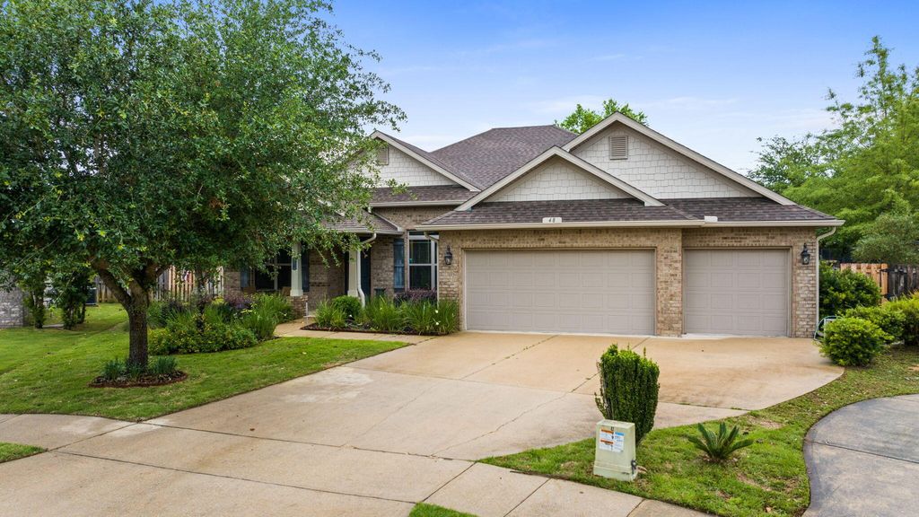 48 Madiera Drive, Freeport, FL 32439