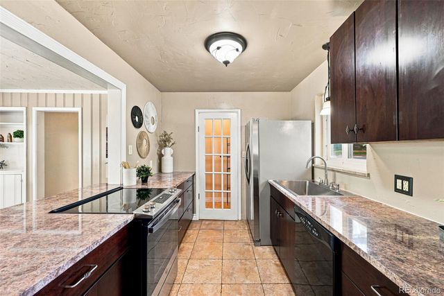 7990 Crest Drive, Lakewood, CO 80214