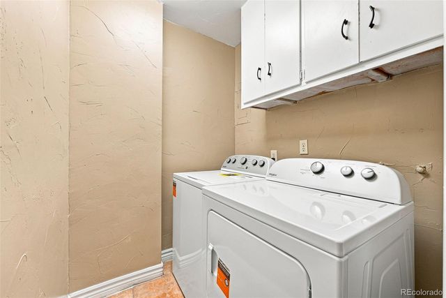 7990 Crest Drive, Lakewood, CO 80214