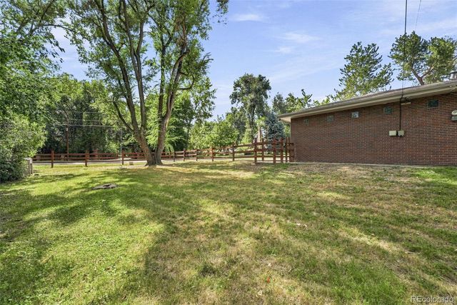 7990 Crest Drive, Lakewood, CO 80214
