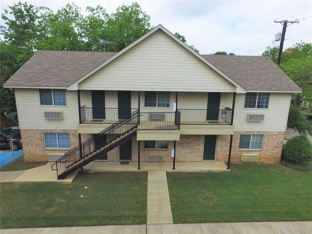 630 Schmitz Avenue 3, Denton, TX 76209