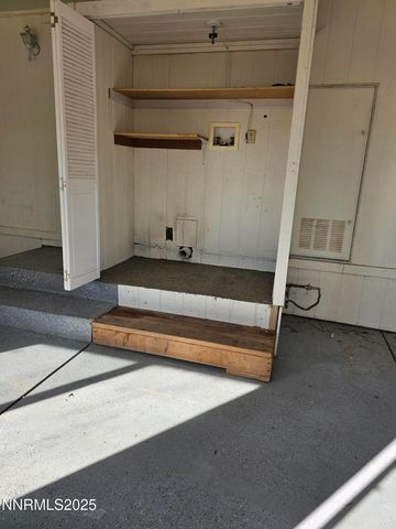 9 Holmes Court, Yerington, NV 89447