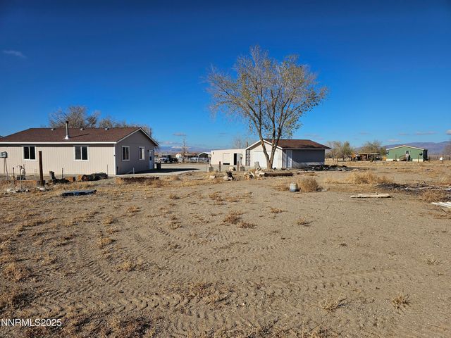9 Holmes Court, Yerington, NV 89447