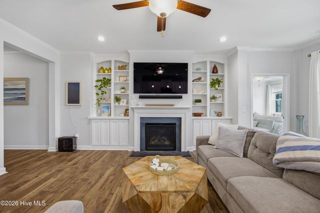 61 Chickadee Way, Hampstead, NC 28443