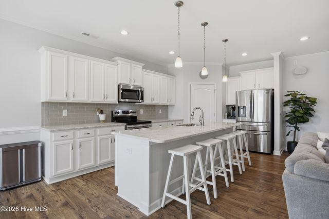 61 Chickadee Way, Hampstead, NC 28443