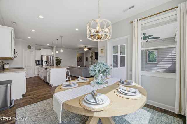 61 Chickadee Way, Hampstead, NC 28443