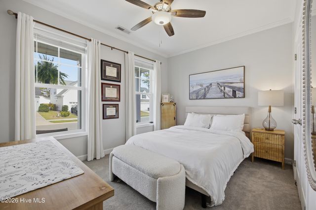 61 Chickadee Way, Hampstead, NC 28443