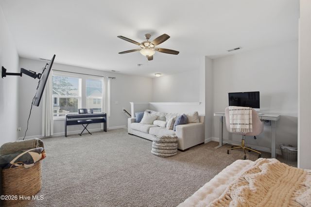 61 Chickadee Way, Hampstead, NC 28443