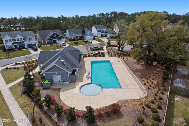 61 Chickadee Way, Hampstead, NC 28443