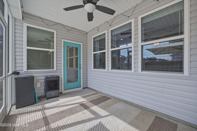 61 Chickadee Way, Hampstead, NC 28443