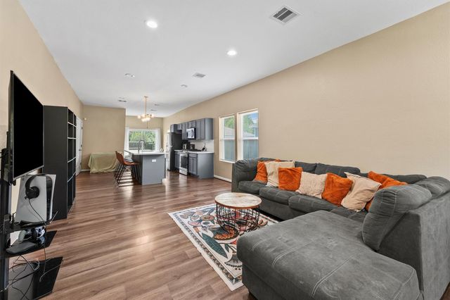 3706 Nathaniel Brown Street, Houston, TX 77021