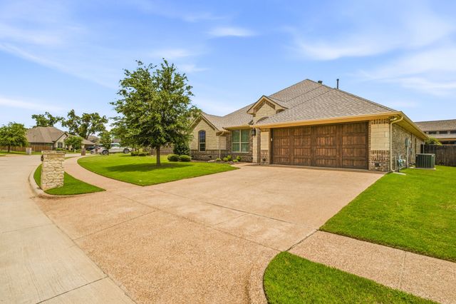 1010 Anna Circle, Granbury, TX 76048