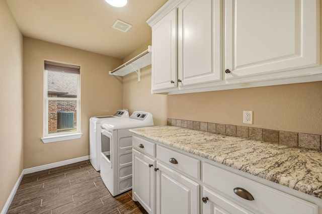 1010 Anna Circle, Granbury, TX 76048