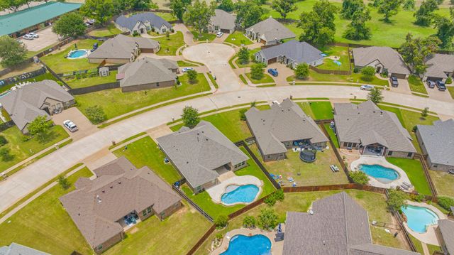 1010 Anna Circle, Granbury, TX 76048