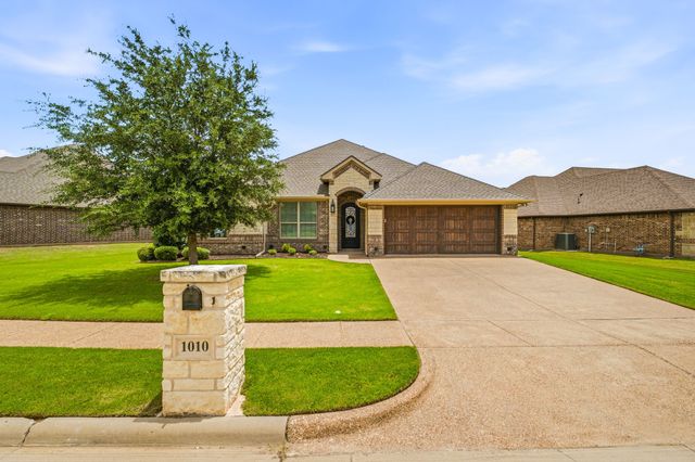 1010 Anna Circle, Granbury, TX 76048