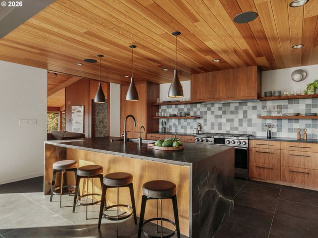 15530 DIAMOND HEAD Rd, Lake Oswego, OR 97034