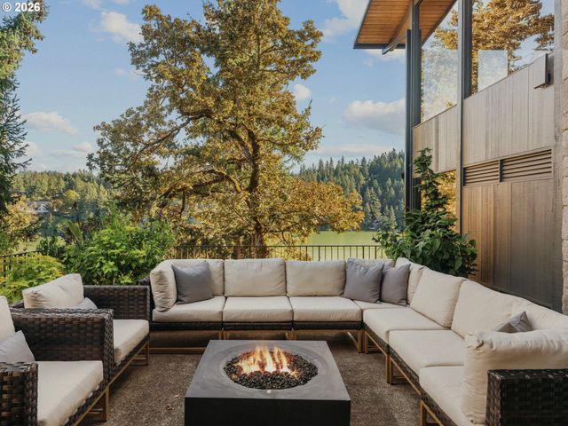 15530 DIAMOND HEAD Rd, Lake Oswego, OR 97034