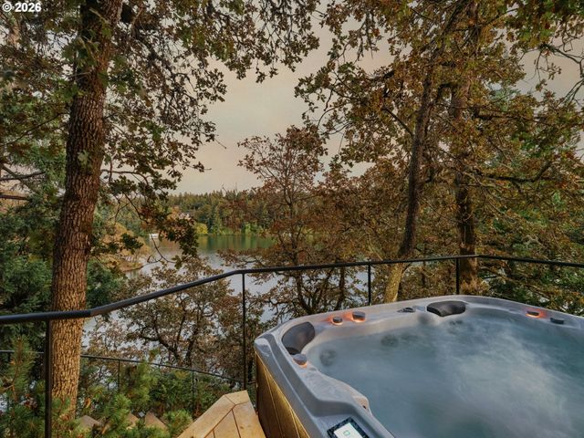 15530 DIAMOND HEAD Rd, Lake Oswego, OR 97034