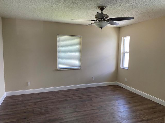 1057 SW Spruce Street, Palm City, FL 34990
