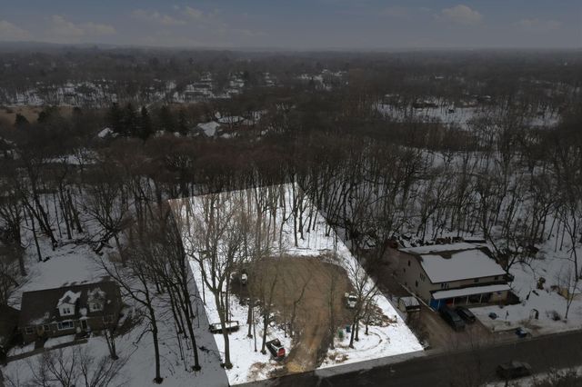 25725 Birch Bluff Road, Excelsior, MN 55331