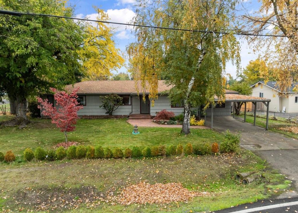 1294 Corona Avenue, Medford, OR 97504