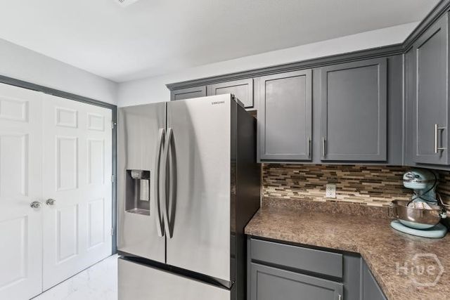 28 Twin Oaks Place, Savannah, GA 31407