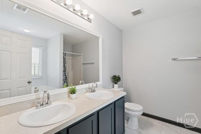 28 Twin Oaks Place, Savannah, GA 31407