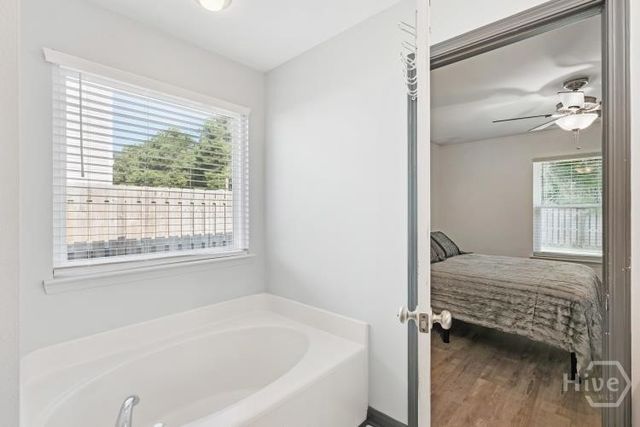 28 Twin Oaks Place, Savannah, GA 31407