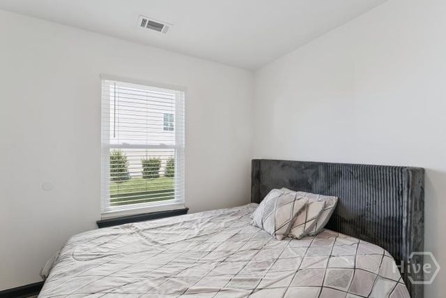 28 Twin Oaks Place, Savannah, GA 31407